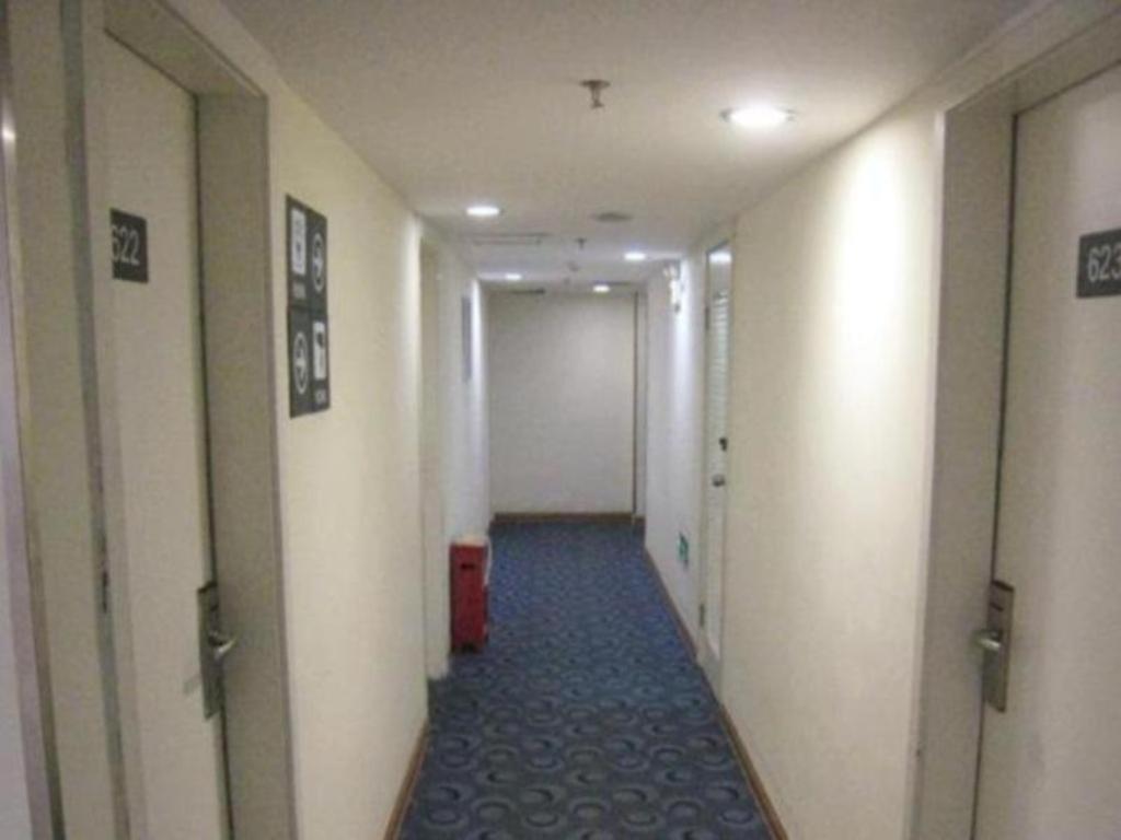 7 Days Inn Chengdu Kuanzhai Alley Huapaifang Metro Station Exterior photo